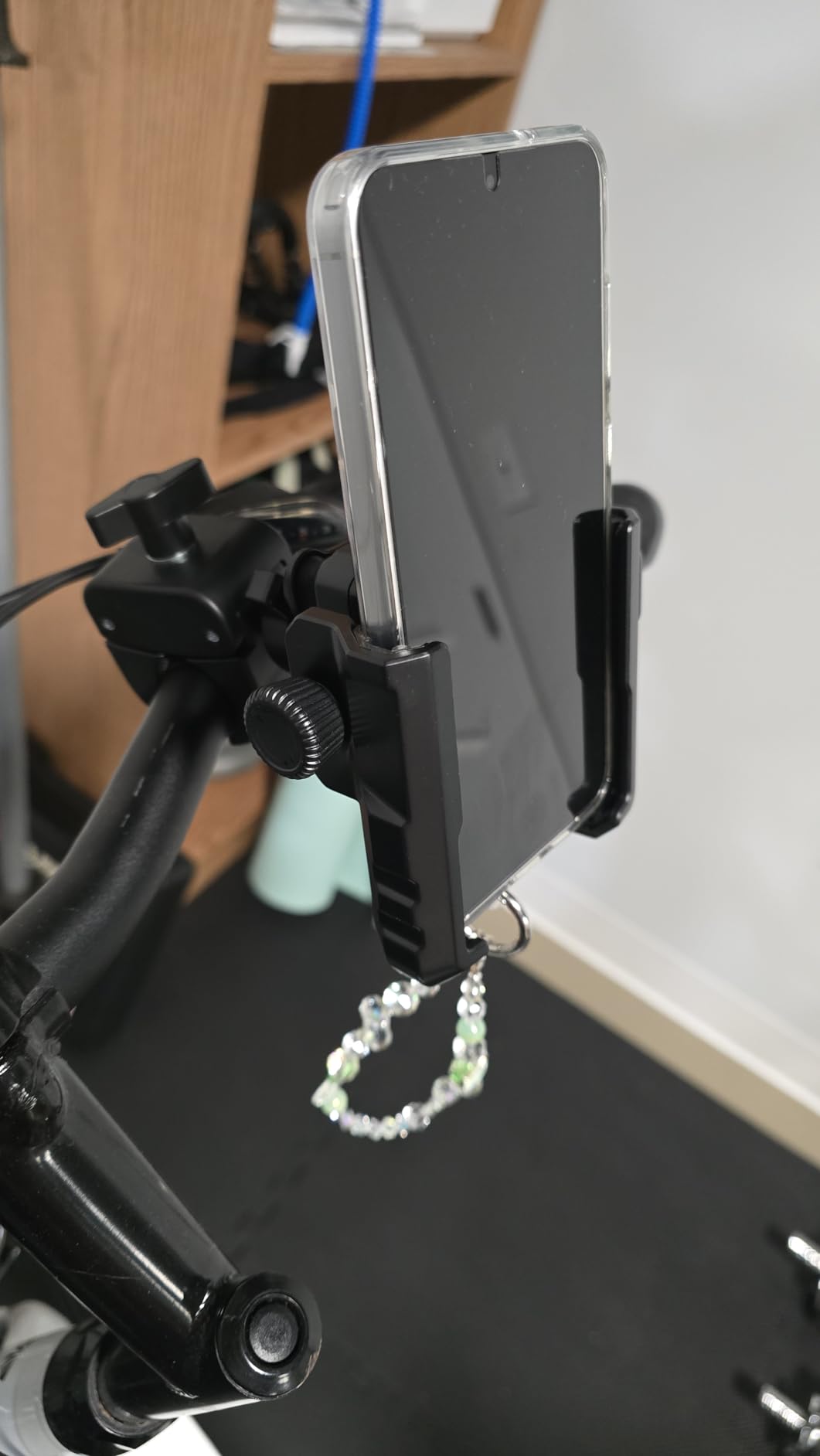 OMOTON BK01 Anti-Vibration Bike Phone Holder for Rearview Mirror & Handlebar, Shockproof Motorcycle Phone Mount with Quick Lock, Fit iPhone & All Android Phone for Electric Scooter/E-Bike/Stroller customer photo 1