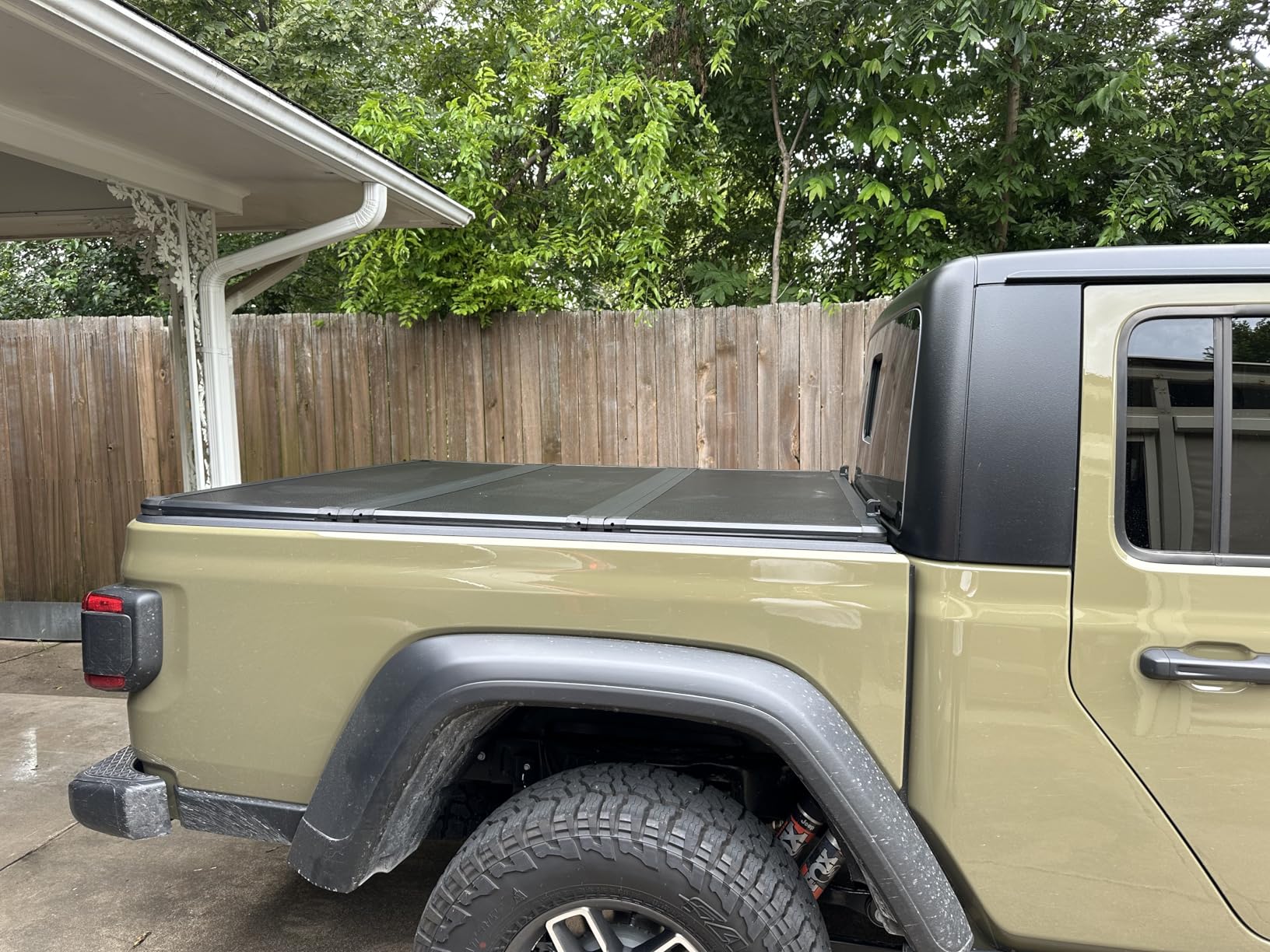 FRP Hard Folding Truck Bed Tonneau Cover Compatible with 2020-2026 Jeep Gladiator 5FT Bed (60.3'), Tri Fold Style customer photo 2