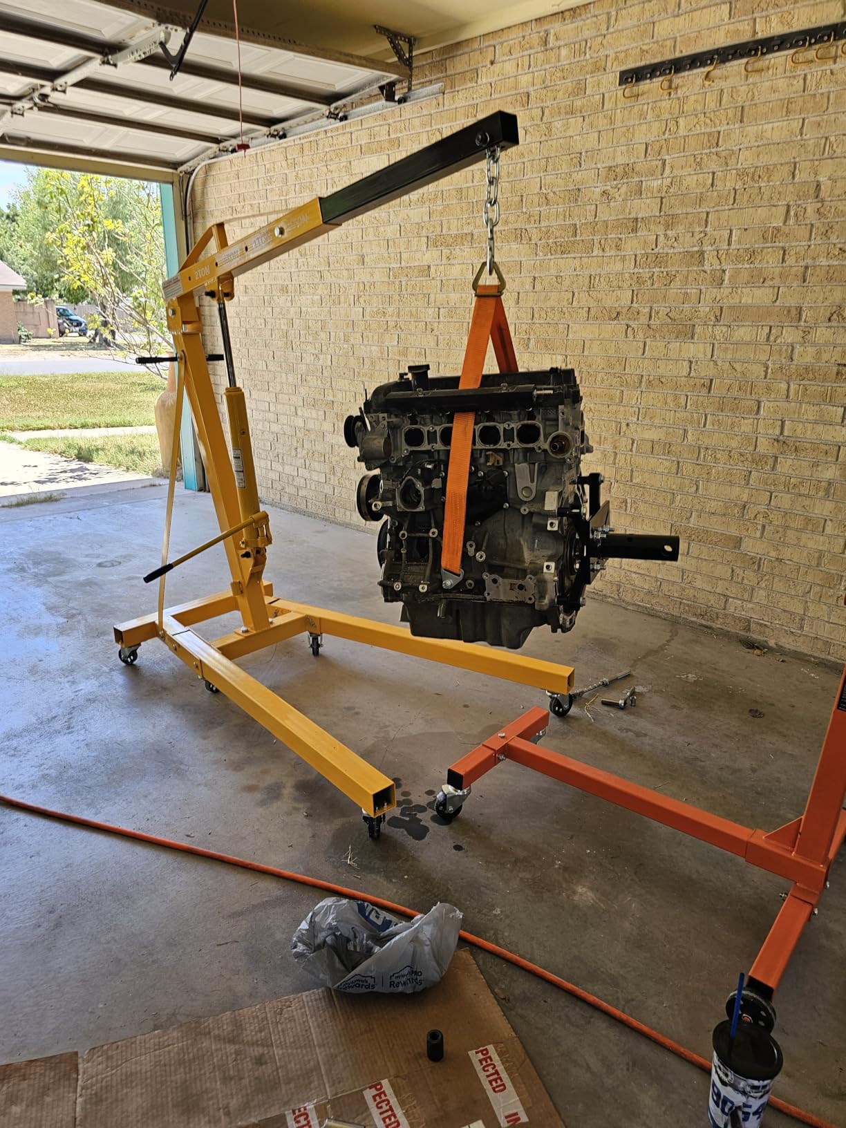 DEXSO 2 Ton Folding Hydraulic Engine Hoist with Lever, Folding Engine Shop Crane Hoist Lift, Heavy Cherry Picker with 6 Wheels for Garage, Workshop,Orange customer photo 1