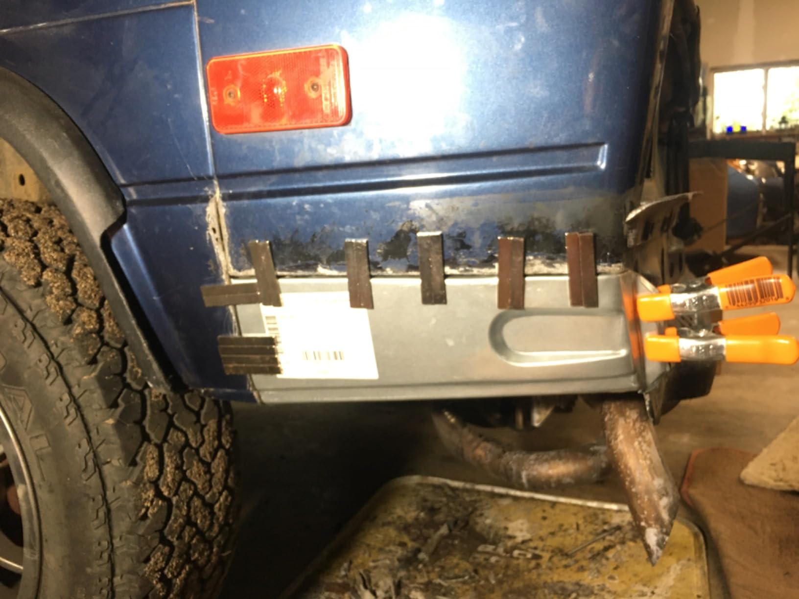 3M Panel Bonding Adhesive, 08116, OEM Recommended, Two-Part Epoxy, 200 ml/6.75 fl oz Cartridge, Black customer photo 1