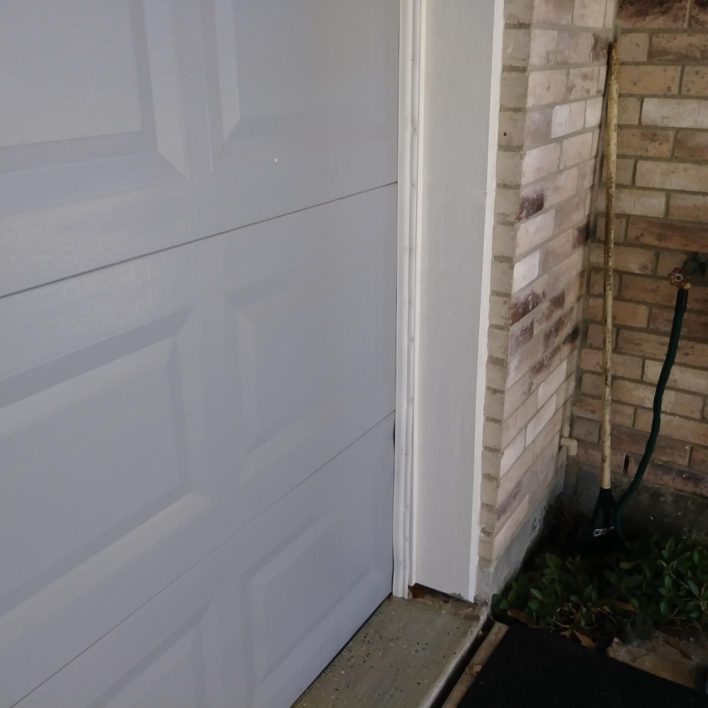 M-D Building Products 03822 30ft. (White) Durable Garage Door Seal & Weather Stripping Insulation Kit - Keeps Dust and Moisture Out, Easy Installation for Top and Sides customer photo 2