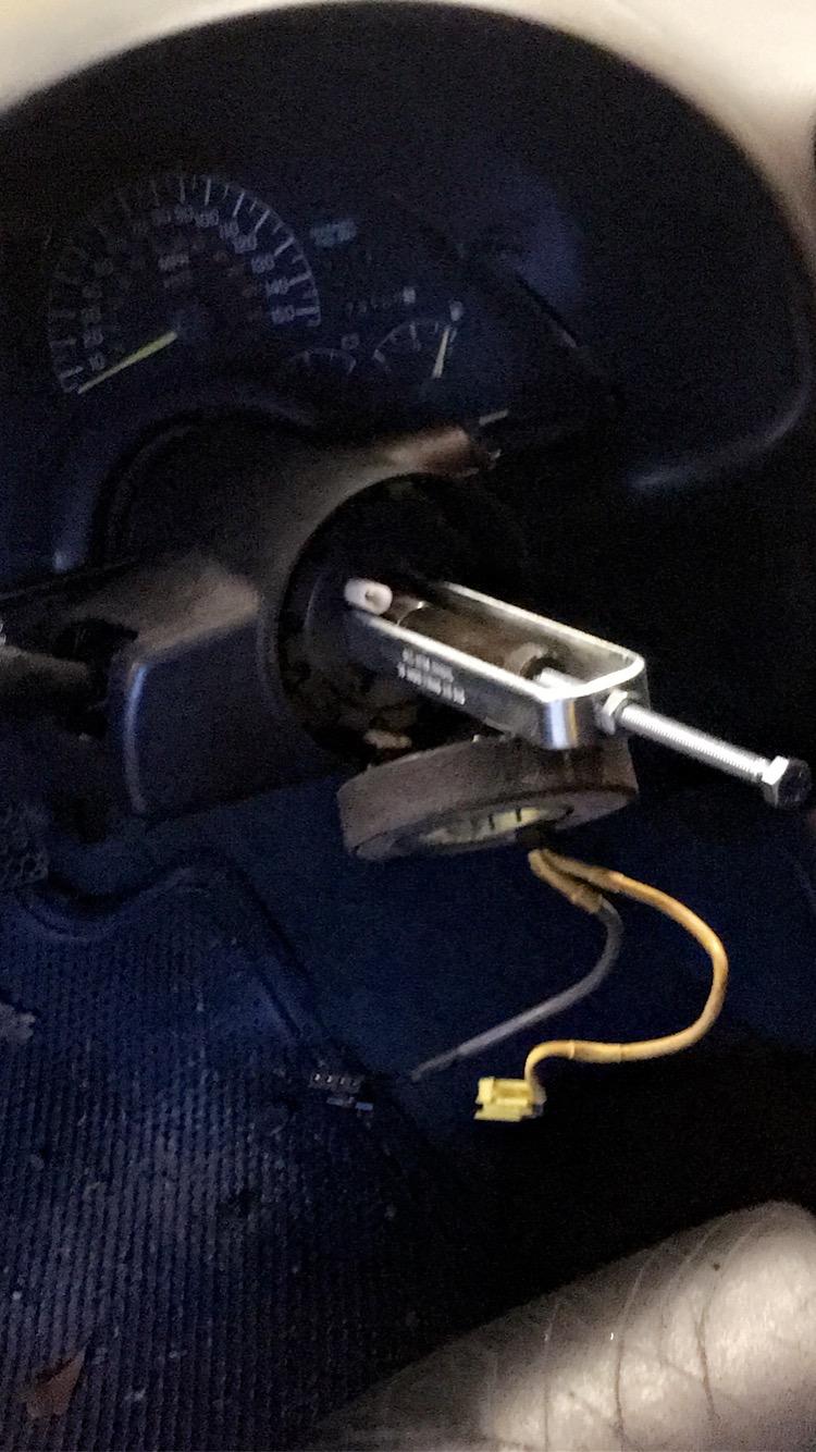 Lisle 57340 Steering Wheel Remover/Lock Compressor Set customer photo 1