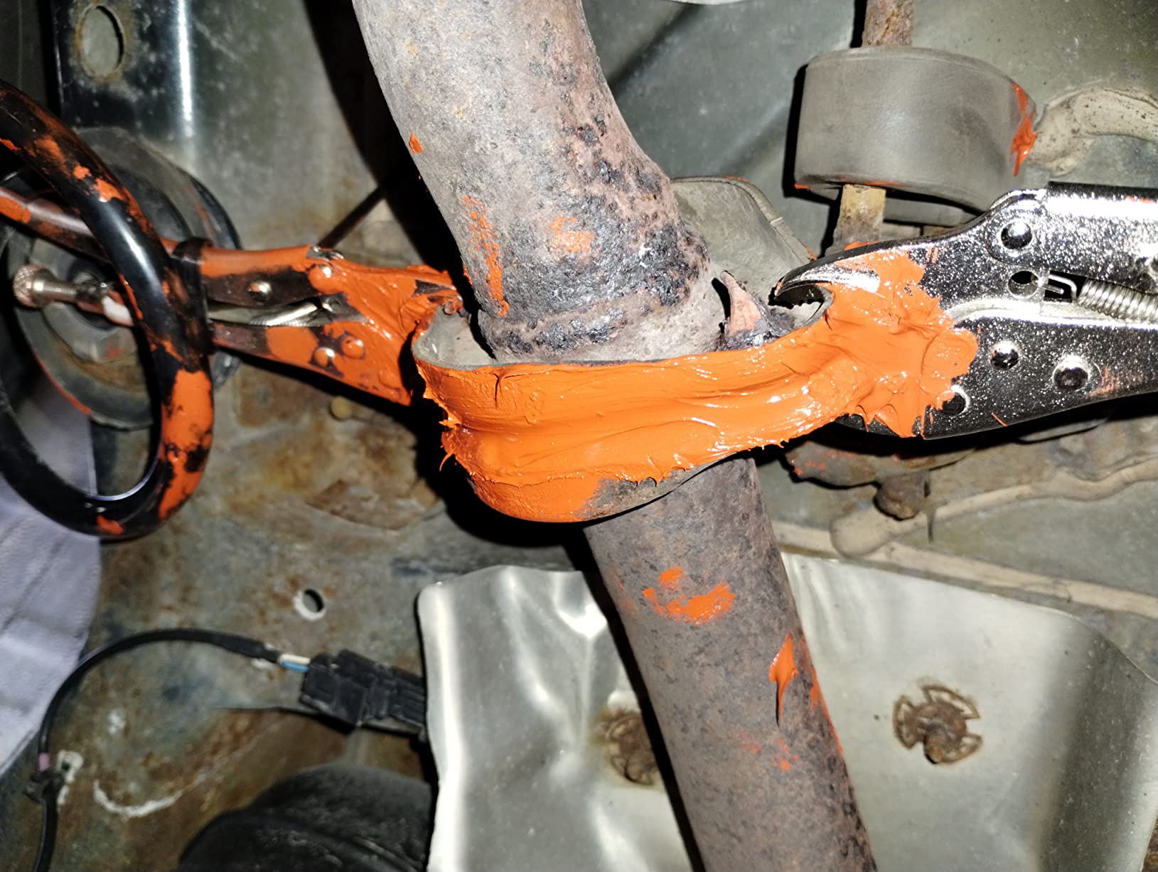 Permatex 80335 Muffler and Tailpipe Sealer, 3 oz., Plastic customer photo 1