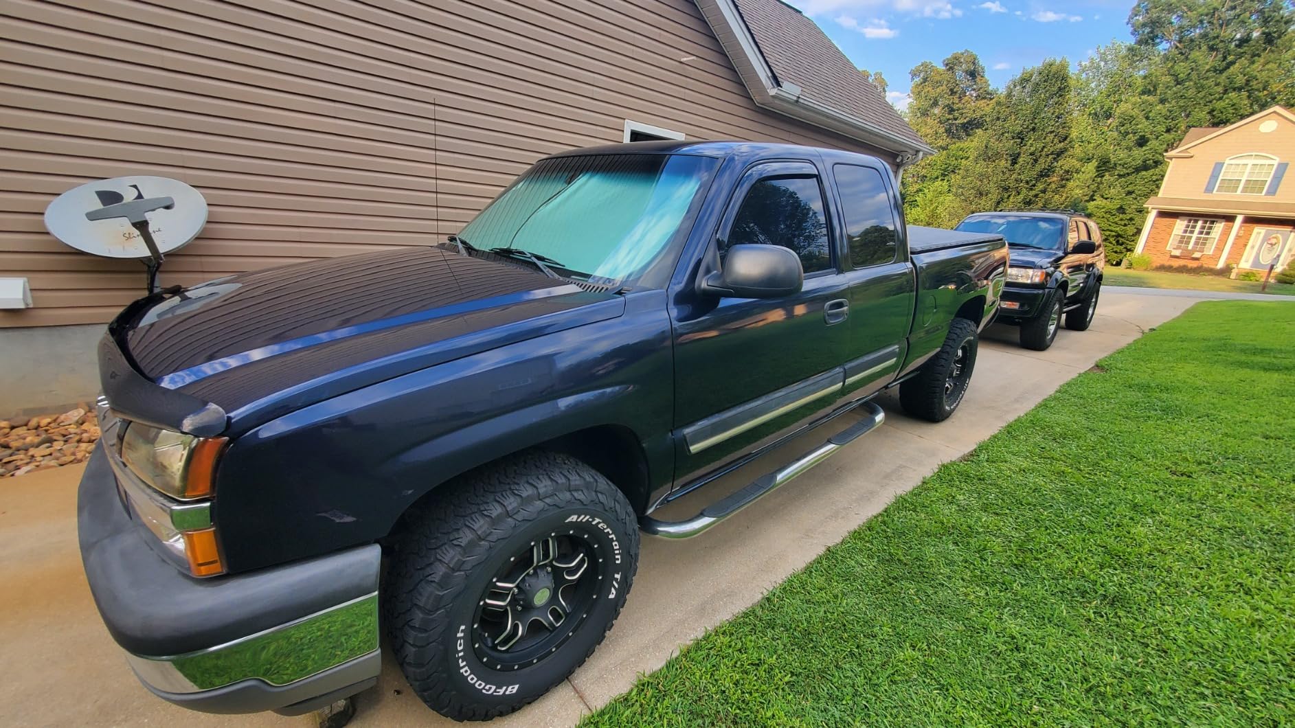 Auto Ventshade [AVS] In-Channel Rain Guards For 1999-2007 Silverado/Sierra 1500; 99-06 Silv./Sierra 2500; 01-07 Silv./Sierra 3500 Classic, STANDARD CAB | Window Vent Visors, 2 pcs. - Smoke | 192956 customer photo 2