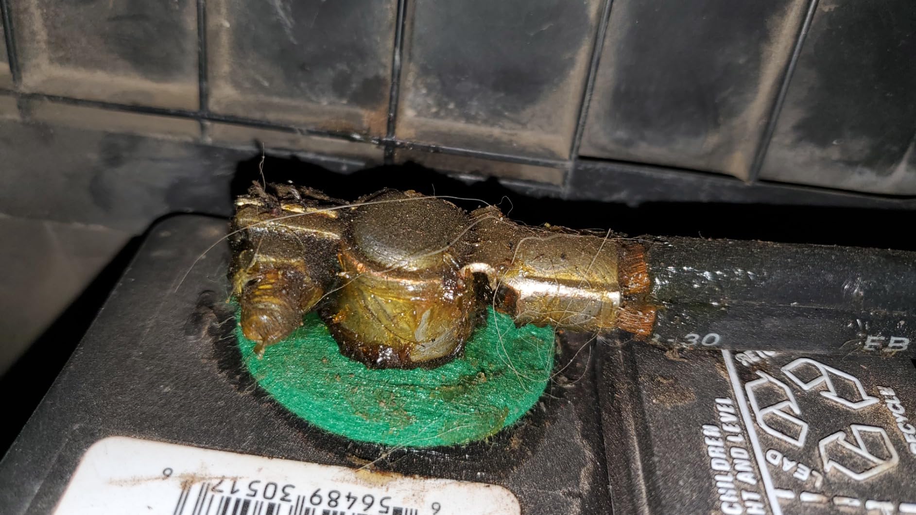 CRC 05023 Battery Cleaner with Acid Indicator - 11 Wt Oz. customer photo 1