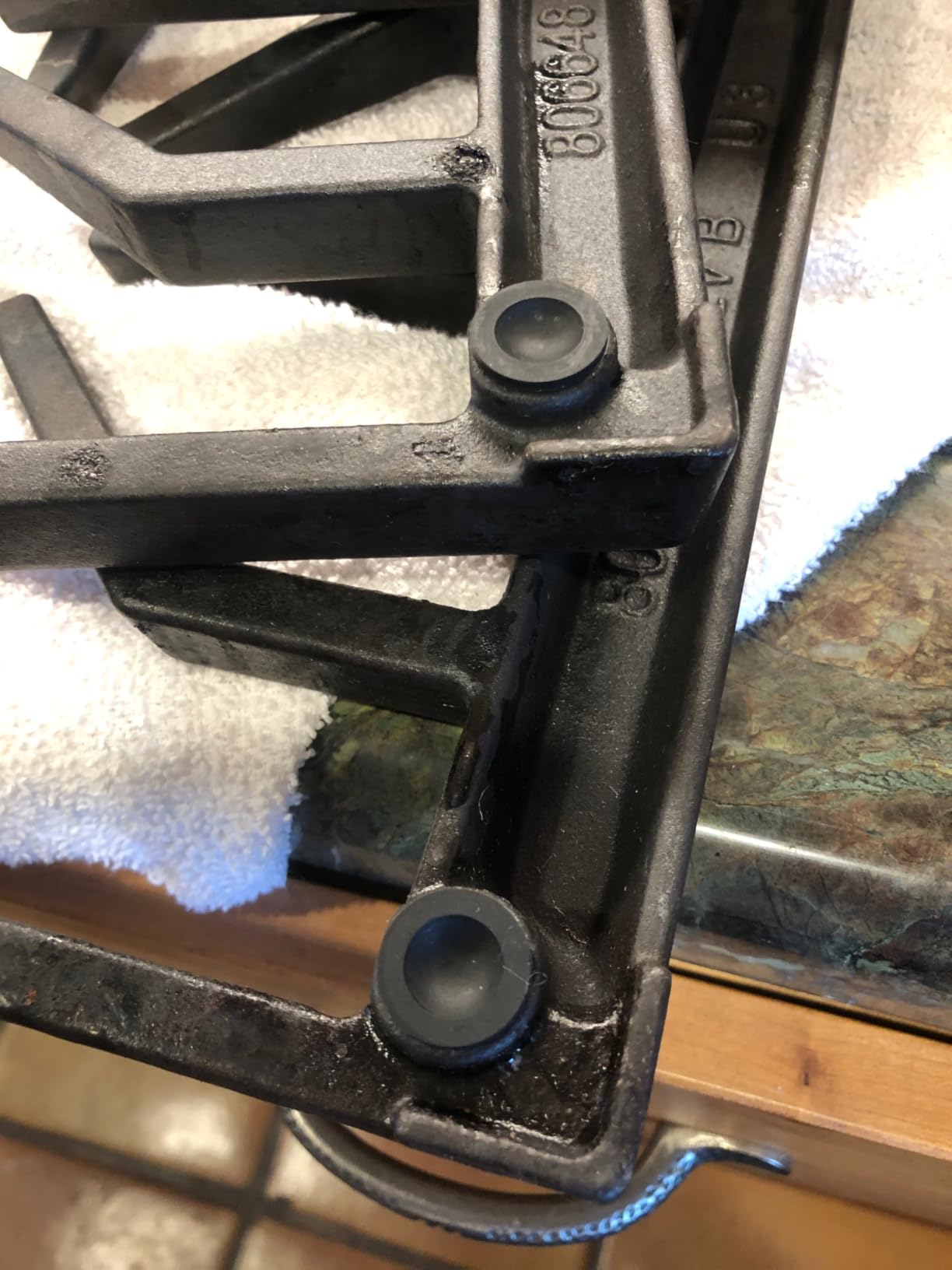 Rutland 500°F RTV High Heat Silicone Sealant Black, USA-Made High Temperature Gasket Maker Adhesive - UV Stable, Oil Resistant & Non-Corrosive customer photo 1