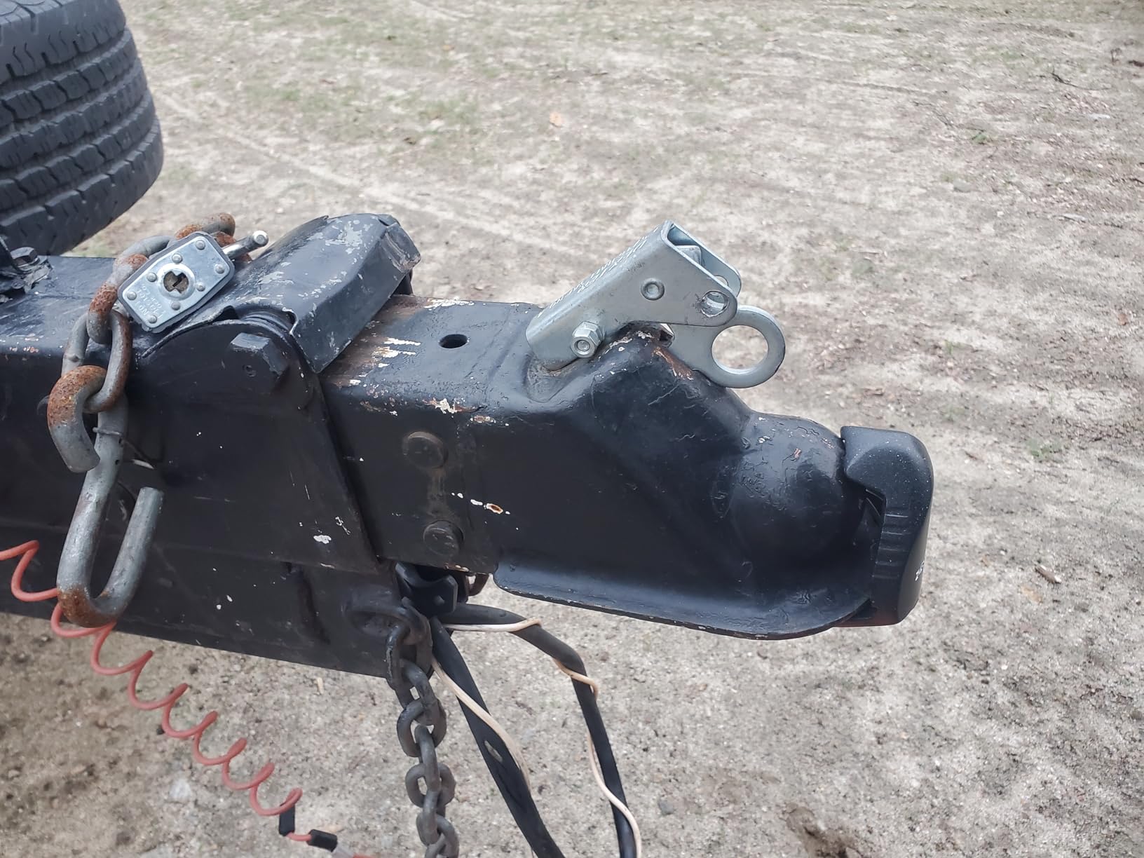 Master Lock Black Universal Size Trailer Hitch Lock, Trailer Coupler Lock for Securing RV's, Horse Trailers, Tool Trailers and More, 379ATPY customer photo 2