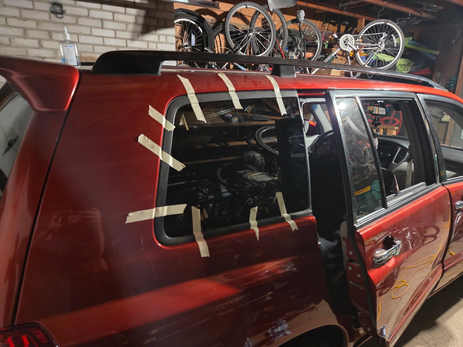 3M Auto Glass Urethane Windshield Adhesive, 08693, Medium Viscosity, High-Strength, Fast-Curing, 310 mL/10.5 fl oz Cartridge, Black customer photo 1