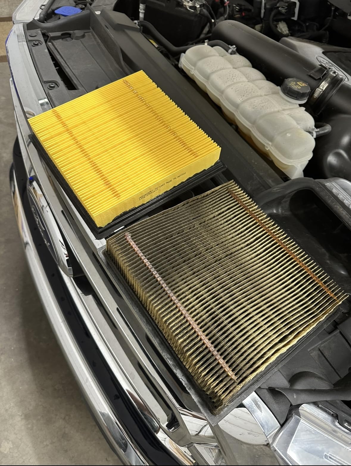 Motorcraft Engine Air Filter FA-1883 - OE Replacement for Ford Expedition, F-150, Super Duty and Lincoln Navigator customer photo 1