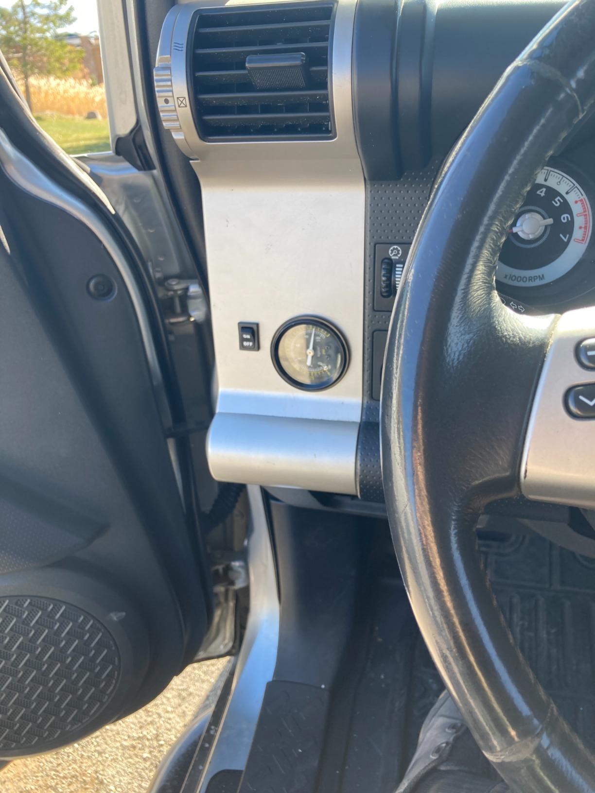 VIAIR 10005 Heavy Duty Onboard Air System with 380C Compressor and 2.5 Gallon Tank customer photo 2