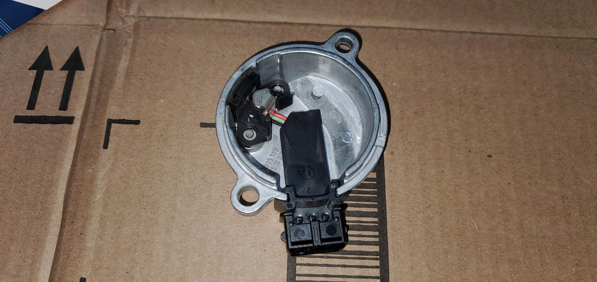 Bosch 0232101024 Original Equipment Camshaft Position Sensor for Audi VW customer photo 2