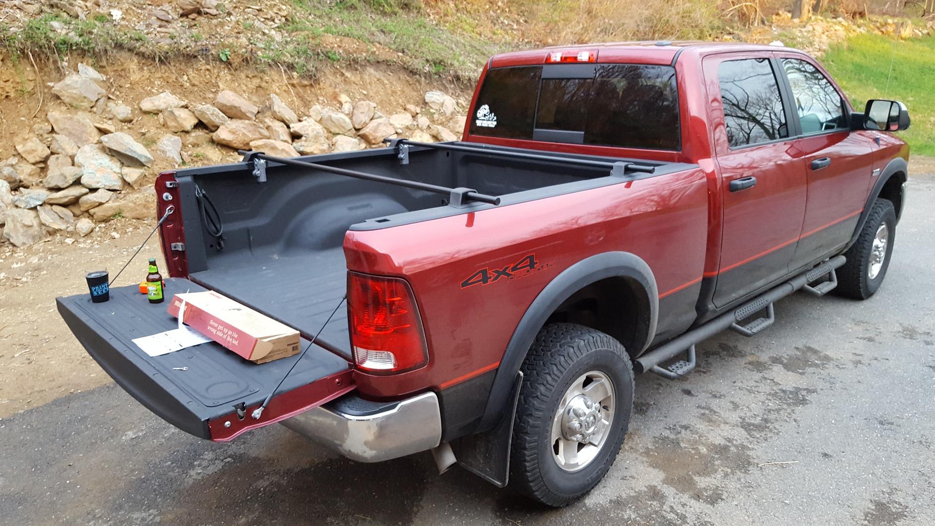 YAKIMA RoundBar Crossbars for Roof Rack Systems, Set of 2 customer photo 1