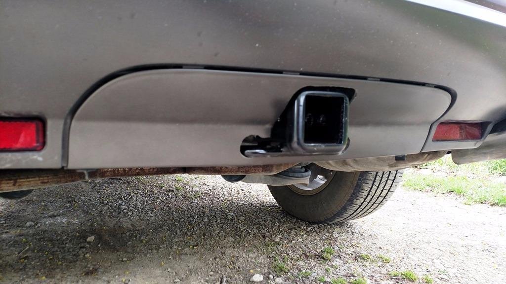 Draw-Tite 75528 Class 3 Trailer Hitch, 2 Inch Square Receiver, Compatible with Buick, Chevrolet, GMC, Arcadia and Saturn selected models customer photo 1