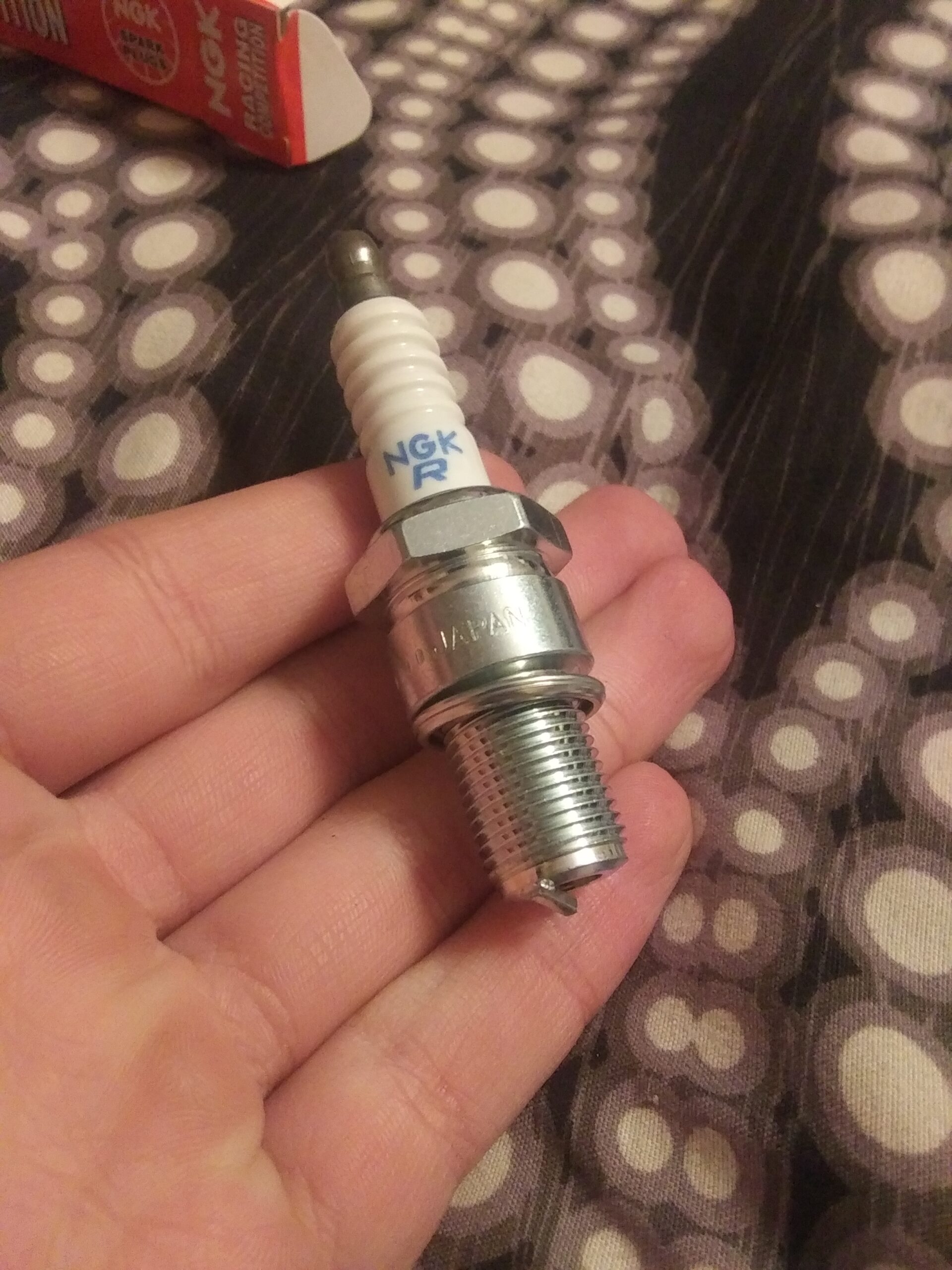 NGK (2741) R6252K-105 Racing Spark Plug, Pack of 1 customer photo 1
