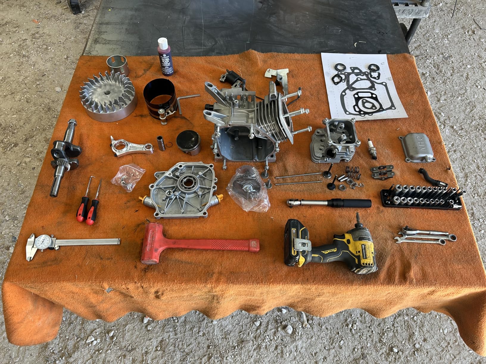 Powerbuilt Piston Ring Compressor, 2 Inch to 5 Inch Diameter, Compress Pistons, Ratcheting Lock, Release Lever, Slide into Cylinder - 648433 customer photo 1