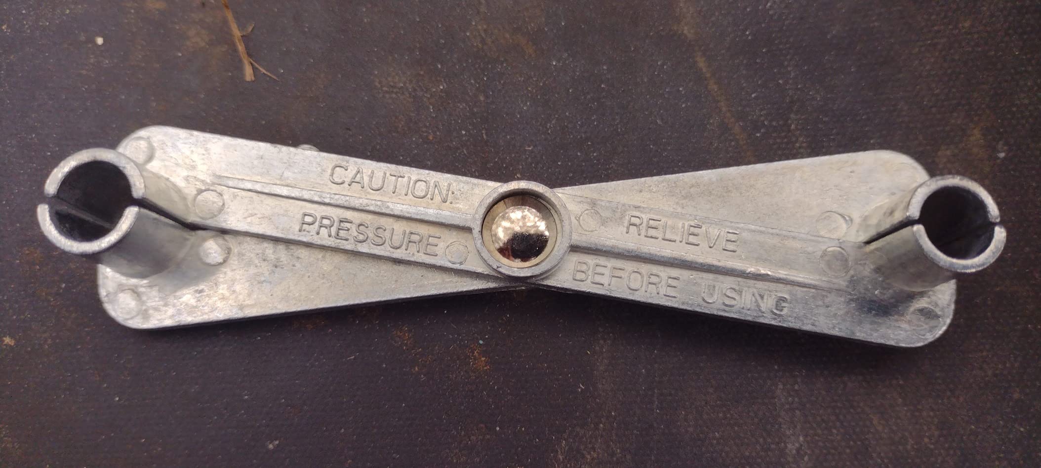 Performance Tool W83114 Scissor Fuel Line Disconnect Tool (5/16-Inch and 3/8-Inch) customer photo 1