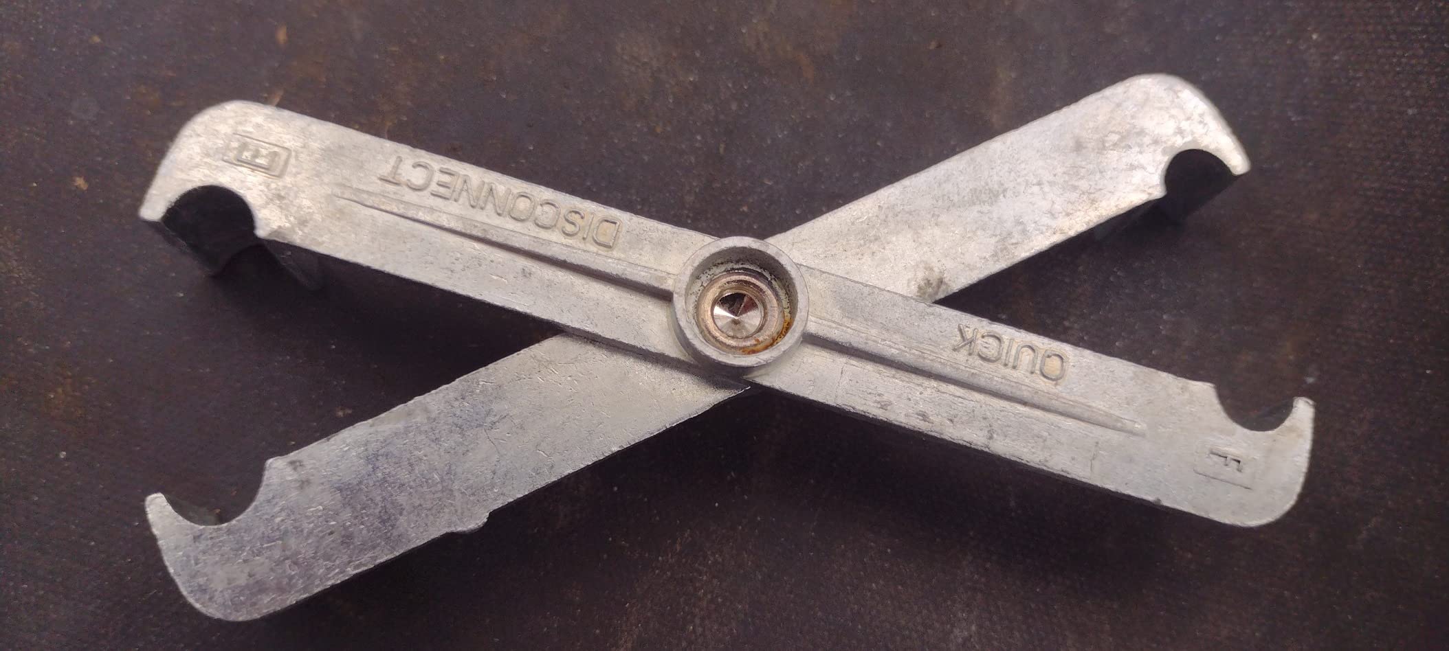 Performance Tool W83114 Scissor Fuel Line Disconnect Tool (5/16-Inch and 3/8-Inch) customer photo 2