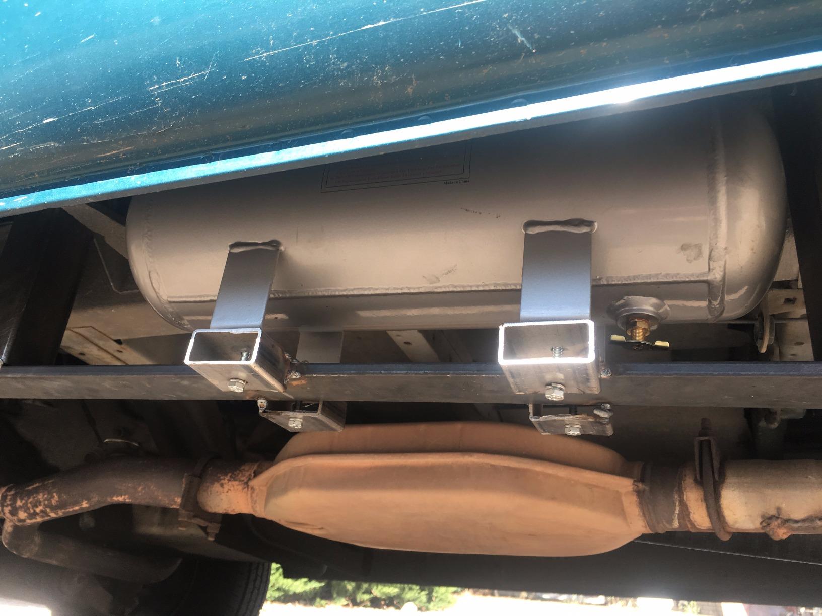 VIAIR 10002 Quarter Duty Onboard Air System with 2.5 Gallon Tank customer photo 1