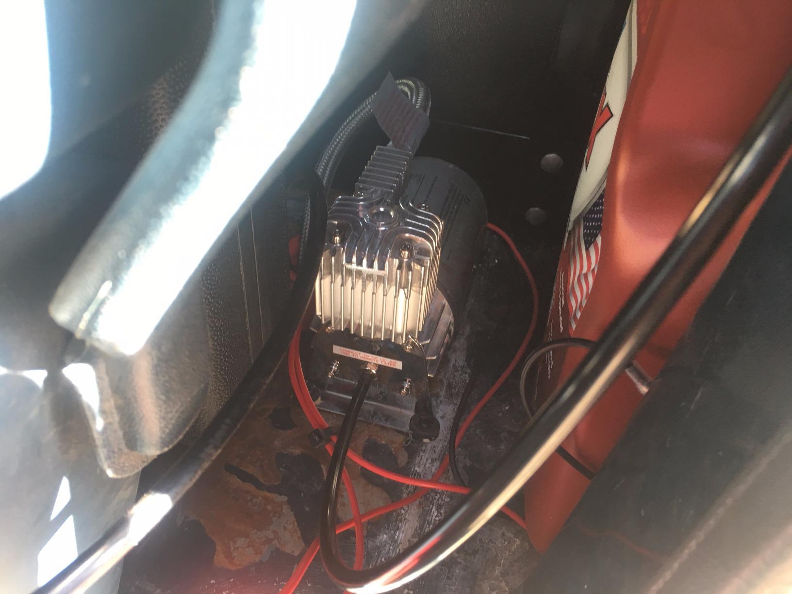 VIAIR 10002 Quarter Duty Onboard Air System with 2.5 Gallon Tank customer photo 2