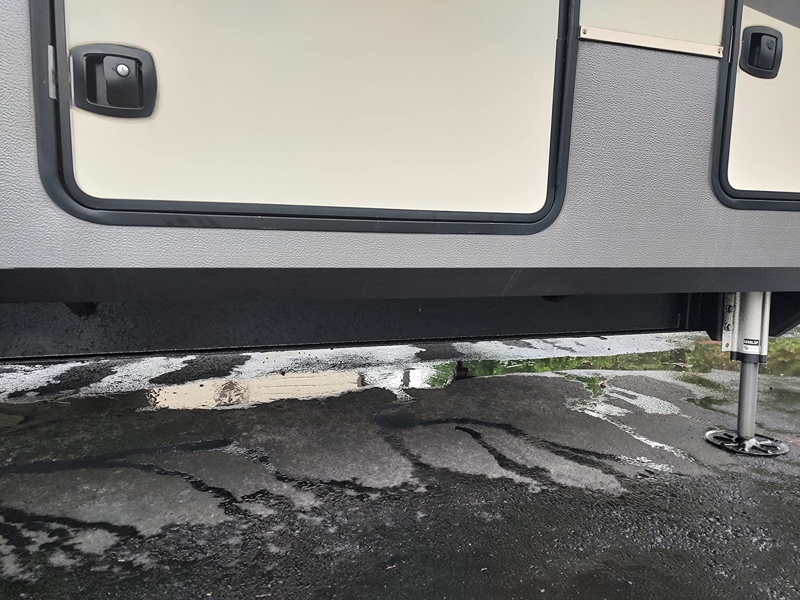 TCP Global Air Undercoating Spray Gun with Suction Feed Cup - Pneumatic Automotive Sprayer for Applying Sprayable Bed Liner Coating, Rubberized Truck Undercoating, Rust Proofing, Chip Guard Paint customer photo 2