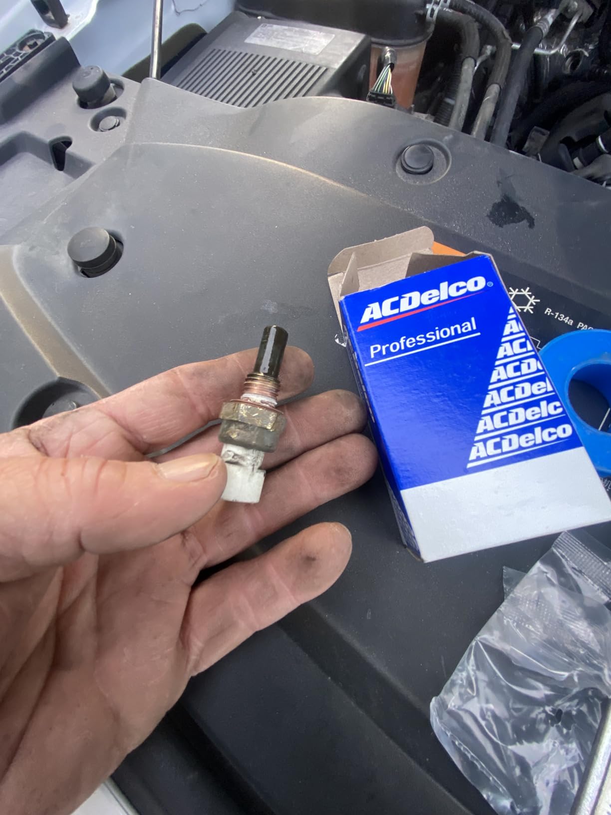 ACDelco Gold 213-4514 (19236568) Engine Coolant Temperature Sensor customer photo 1