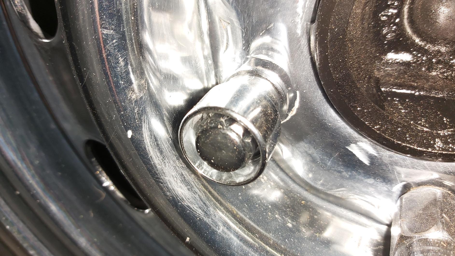 Gorilla Automotive 61641 Acorn Gorilla Guard Locks (14mm x 1.50 Thread Size) - Set of 4 customer photo 1