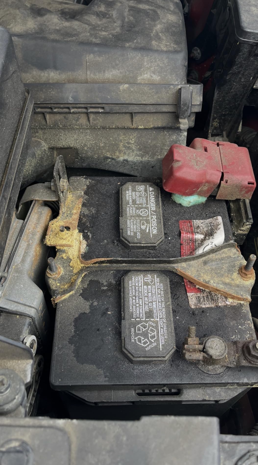 NOCO E404 12.25 Oz Battery Terminal Cleaner Spray and Corrosion Cleaner with Acid Detector customer photo 1