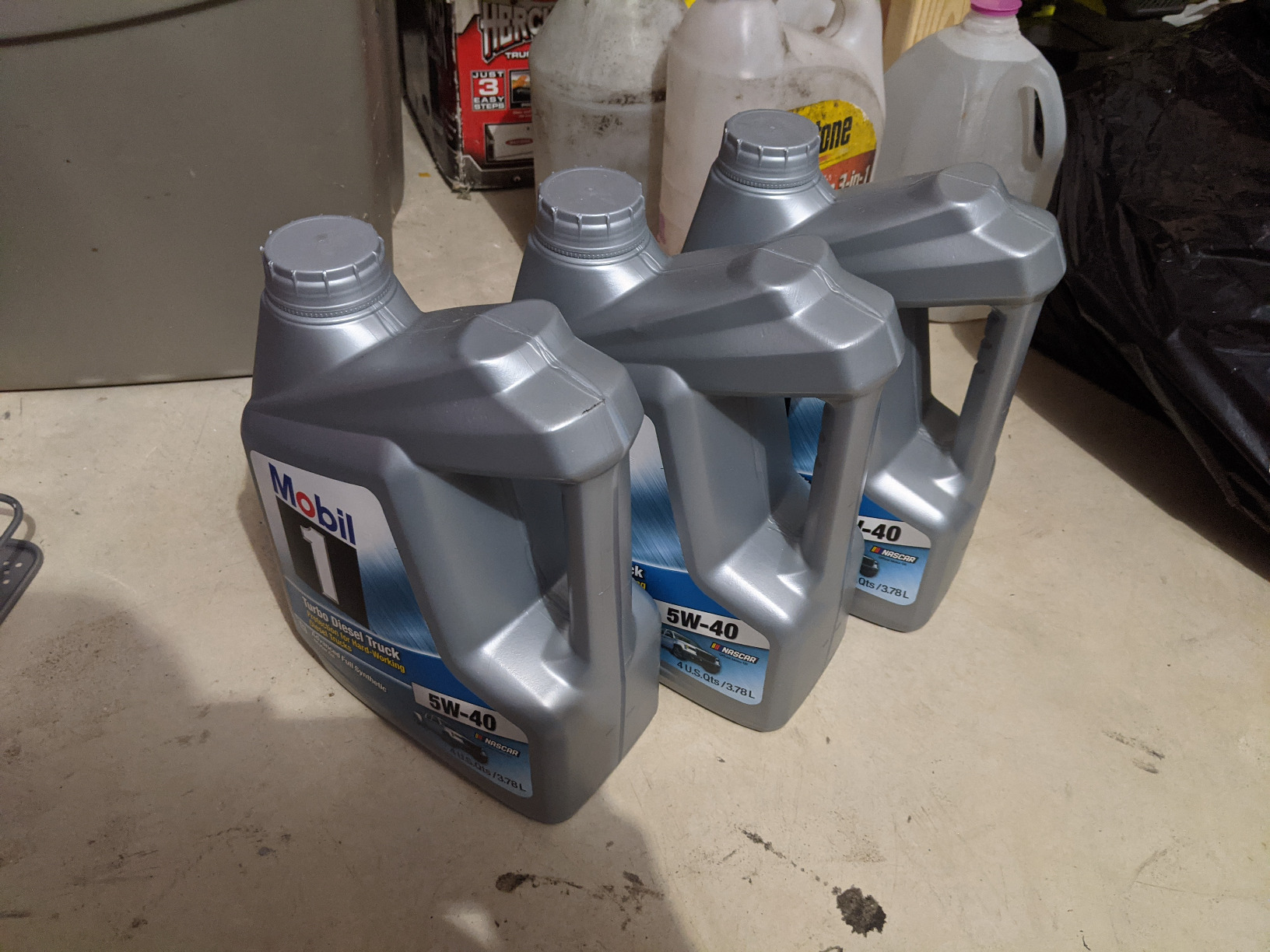Mobil 1 Turbo Diesel Truck Full Synthetic Motor Oil 5W-40, 1 Gal customer photo 1