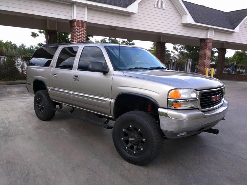 RealTruck AMP Research PowerStep Retractable Electric Truck Steps with LED Step Lights | Fits Cadillac Escalade, Chevrolet Avalanche/Tahoe/Suburban, GMC Yukon | 75115-01A customer photo 1