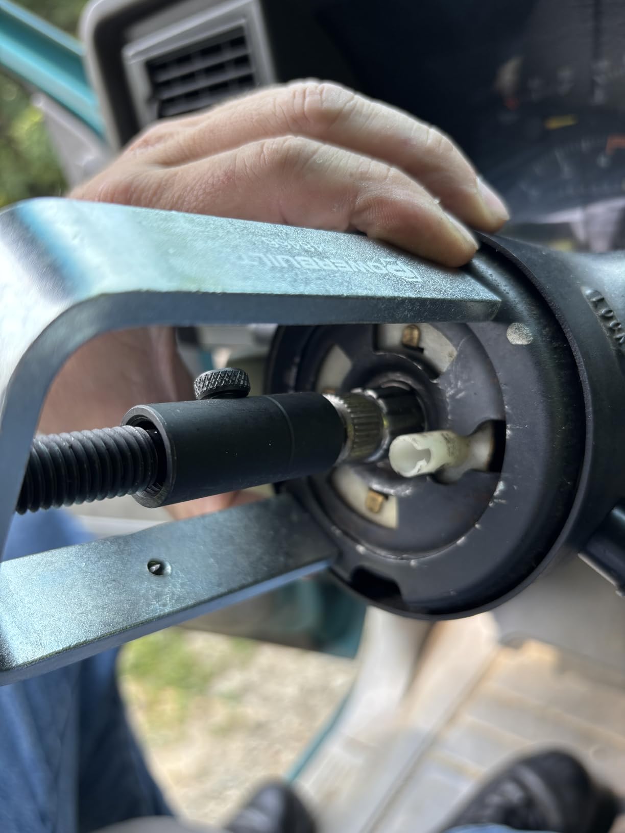 Powerbuilt Steering Wheel Lock Plate Remover, Reversible Adapter Includes 9/16 inch-18 and M14-1.5 Threads, Removal & Installation of Lock Plate Snap Rings - 648466 customer photo 1