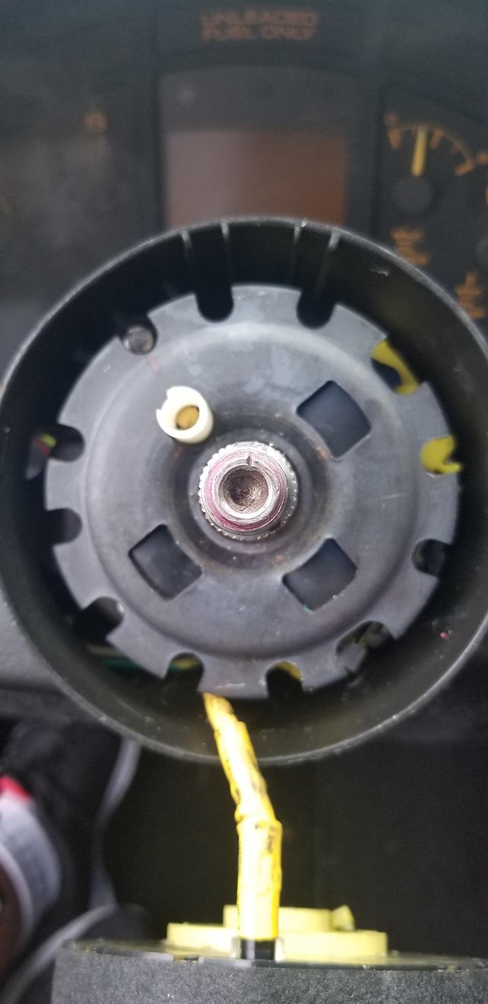 Powerbuilt Steering Wheel Lock Plate Remover, Reversible Adapter Includes 9/16 inch-18 and M14-1.5 Threads, Removal & Installation of Lock Plate Snap Rings - 648466 customer photo 2