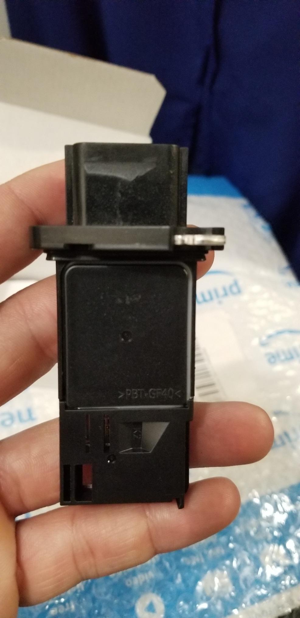 Hitachi MAF0031 Mass Air Flow Sensor, Black, 1.46 x 1.82 x 3.57 inches customer photo 2