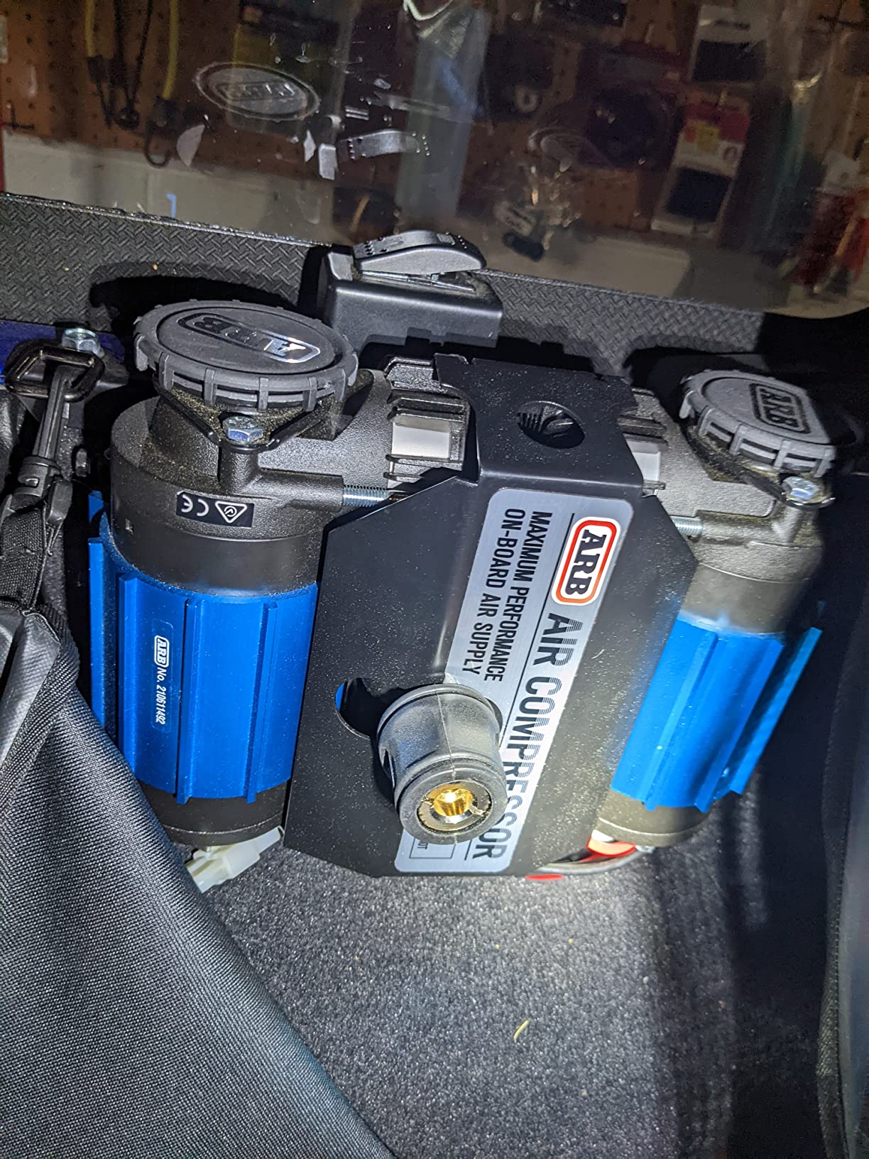 ARB CKMTA12 '12V' On-Board Twin High Performance Air Compressor, Ideal for Air Lockers Locking Differentials, Tire Inflator, Air Horn, Air Tools and Pneumatic Tools customer photo 1