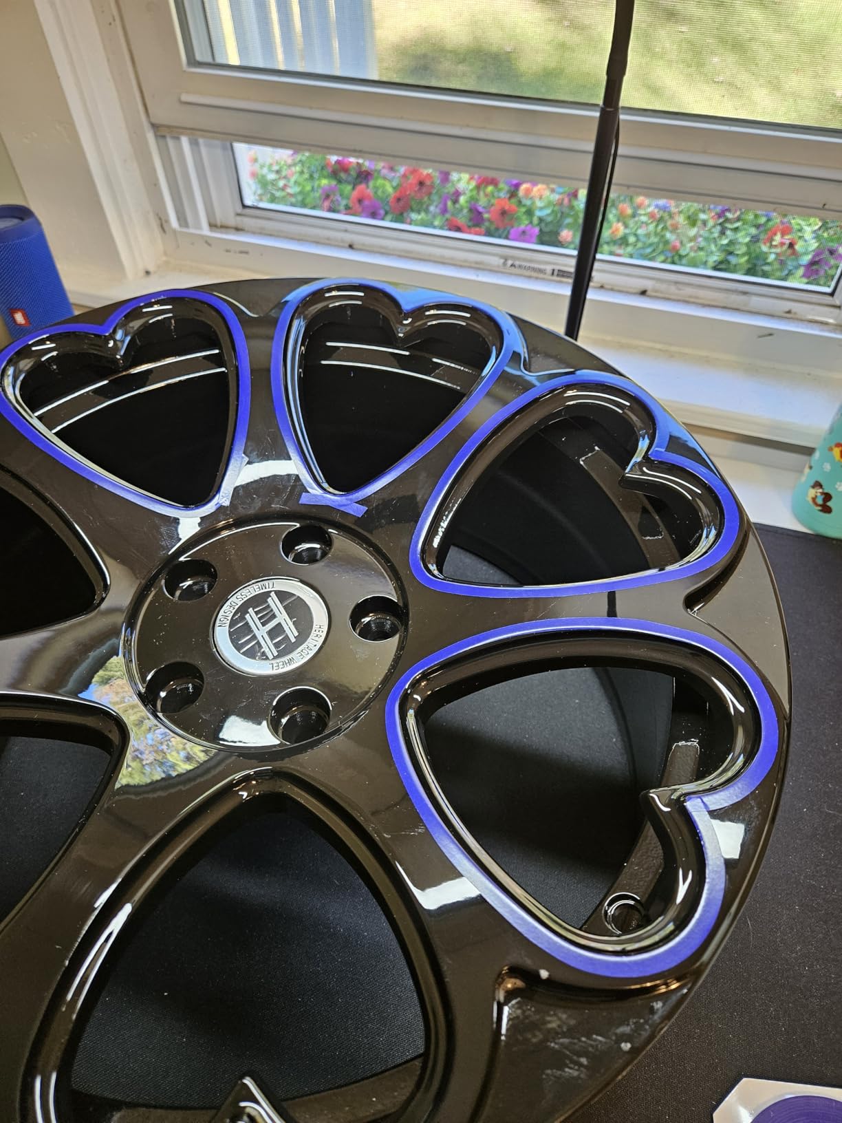 3M Vinyl Tape 471+, 1/8 in x 36 yd, Indigo, Fine Line Tape for Paint Masking Striping, Color Separation and Complex Designs, High-Temperature, Stretch customer photo 2