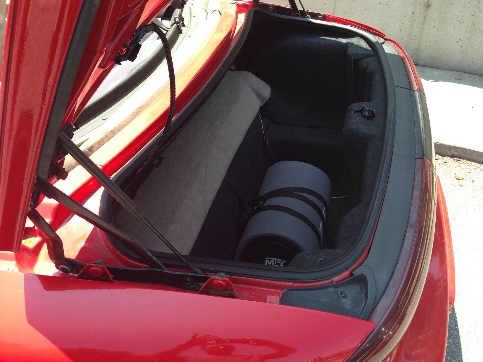 MTX Audio RT8PT 8 Inch 240 Watt Car Loaded Universal Powered High Performance Amplified Tube Box Vented Subwoofer Enclosure, RCA Connectivity customer photo 2