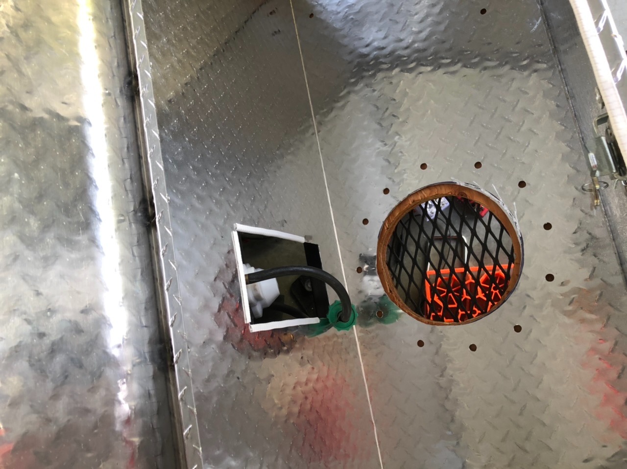 Buyers Products 1701380 Diamond Tread Aluminum Trailer Tongue Tool Box, 14.8 x 14.4 x 35.2 Inch, Made In USA customer photo 2