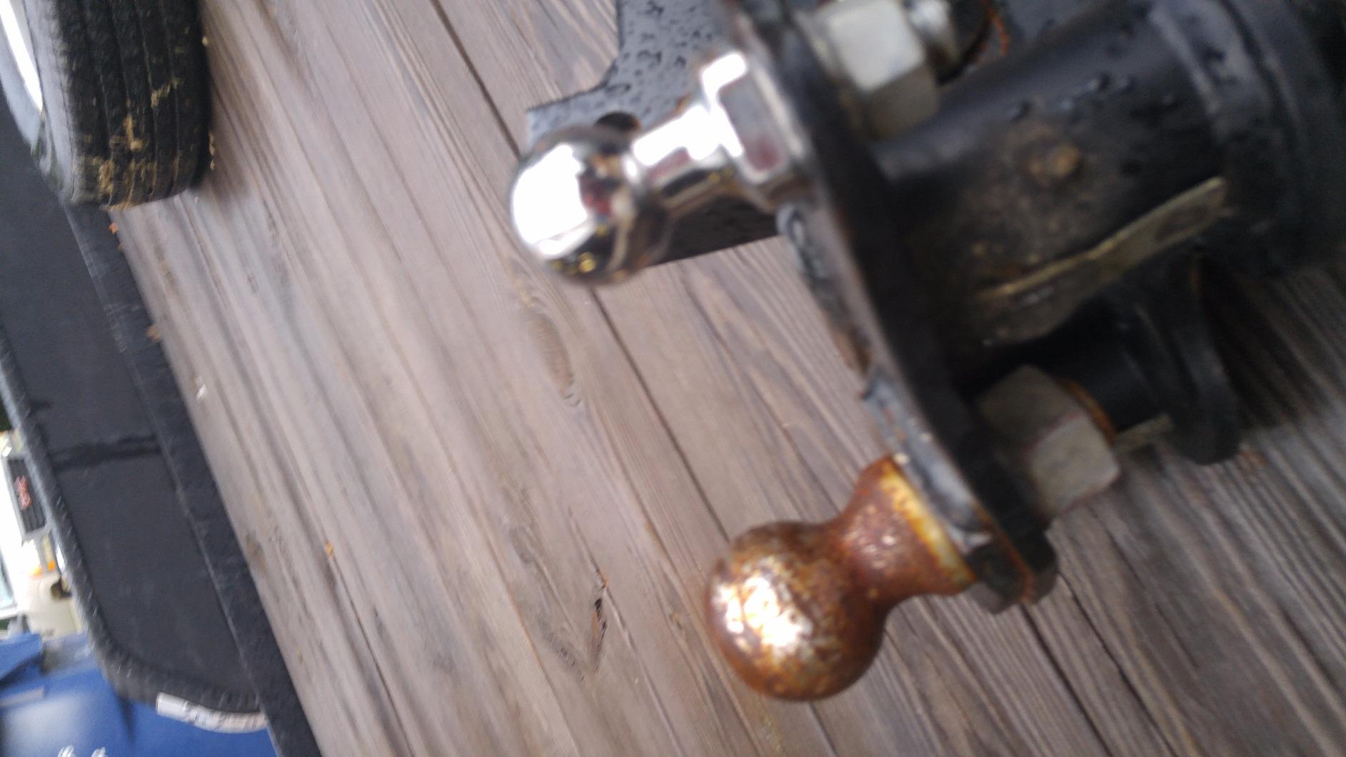 Camco Eaz-Lift Elite 1,000lb Weight Distribution Hitch Kit with Manually Adjusted Sway Control - Ready-to-Tow with Pre-Installed Hitch Ball, Sway Control Ball, U-Bolts, & Chain Package customer photo 2