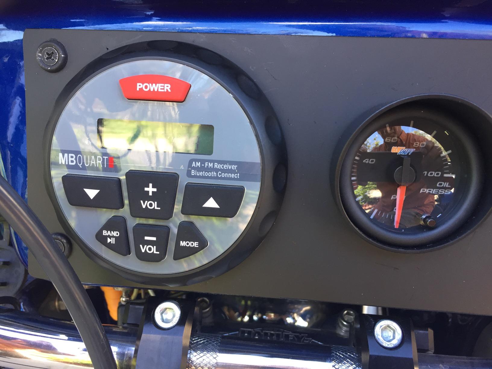 GlowShift Black 7 Color 100 PSI Oil Pressure Gauge Kit - Includes 1/8-27 NPT Electronic Sensor & Wiring customer photo 2