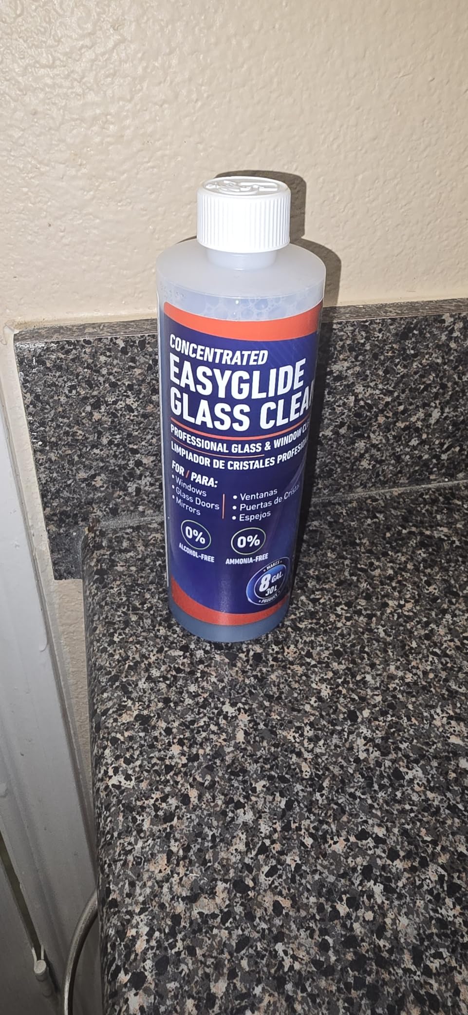 Unger Professional Streak-Free EasyGlide Glass Cleaner Concentrate, 32 oz - Ammonia-Free, Makes 25 Gallons of Solution, Safe for Tinted Windows, LOW-E Glass, Windshields & Mirrors customer photo 1