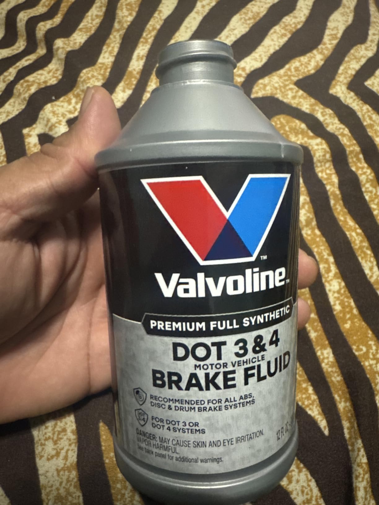 Valvoline DOT 3 & 4 Synthetic Brake Fluid with High Boiling Point, Corrosion Protection, Vapor Lock Resistance, Compatible with ABS, Disc and Drum Brake Systems, 32oz customer photo 2