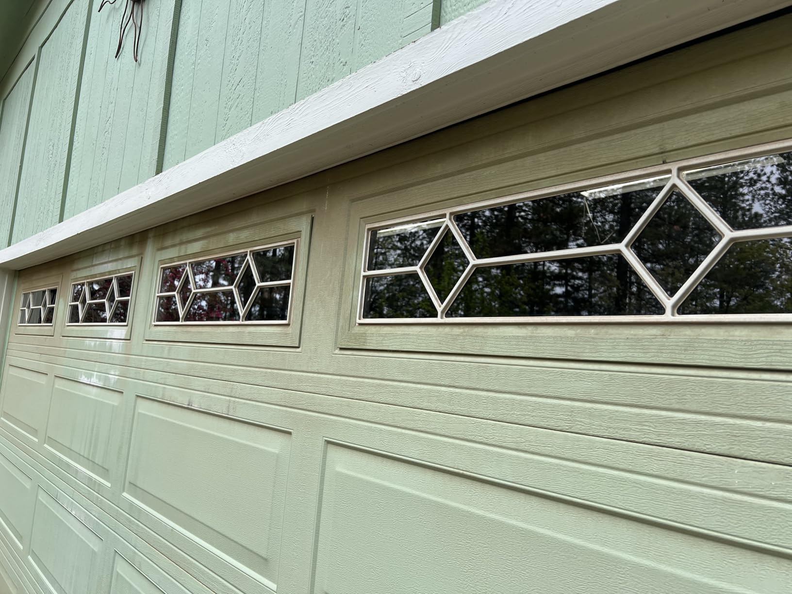 HOPE'S Perfect Glass Cleaner Spray Refill, Streak-Free, Ammonia-Free Window, Mirror, Screen, Tinted Glass, and Shower Door Cleaner, Indoor and Outdoor Glass Surfaces, 67.6 Ounce, Pack of 1 customer photo 2