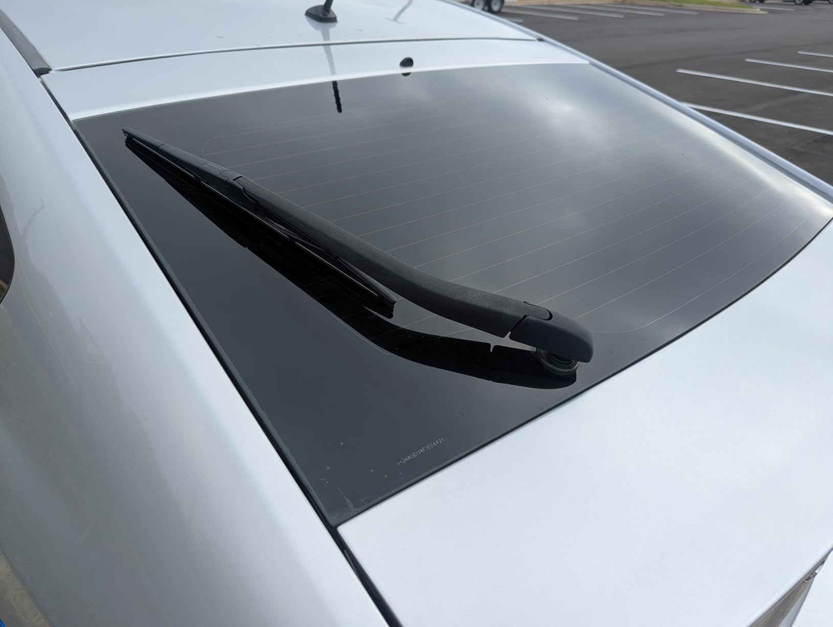 Michelin 9512 Rear Windshield Wiper Blade - 12 inches (Pack of 1) customer photo 1
