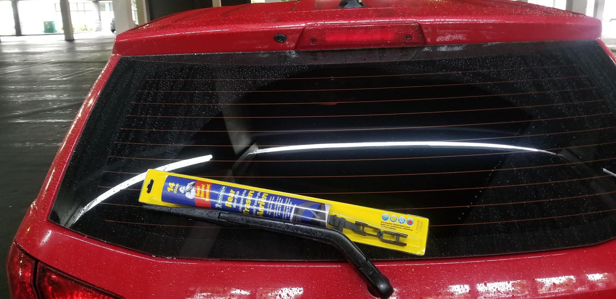 Michelin 9512 Rear Windshield Wiper Blade - 12 inches (Pack of 1) customer photo 2