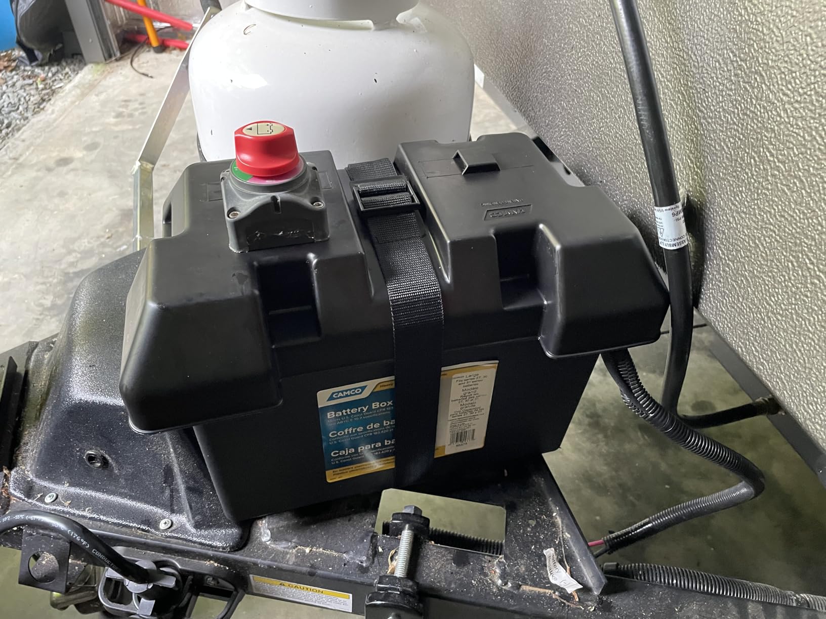 Camco Large Battery Box with Straps and Hardware - Group 27, 30, 31 | Safely Stores RV, Automotive, and Marine Batteries customer photo 2