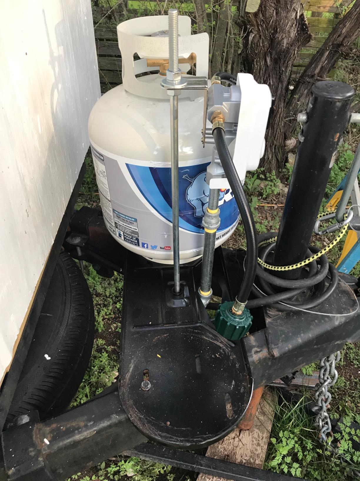 Flame King (KT12ACR-2) 2-Stage Auto Changeover LP Propane Gas Regulator With Two 12 Inch Pigtails For RVs, Vans, Trailers customer photo 1