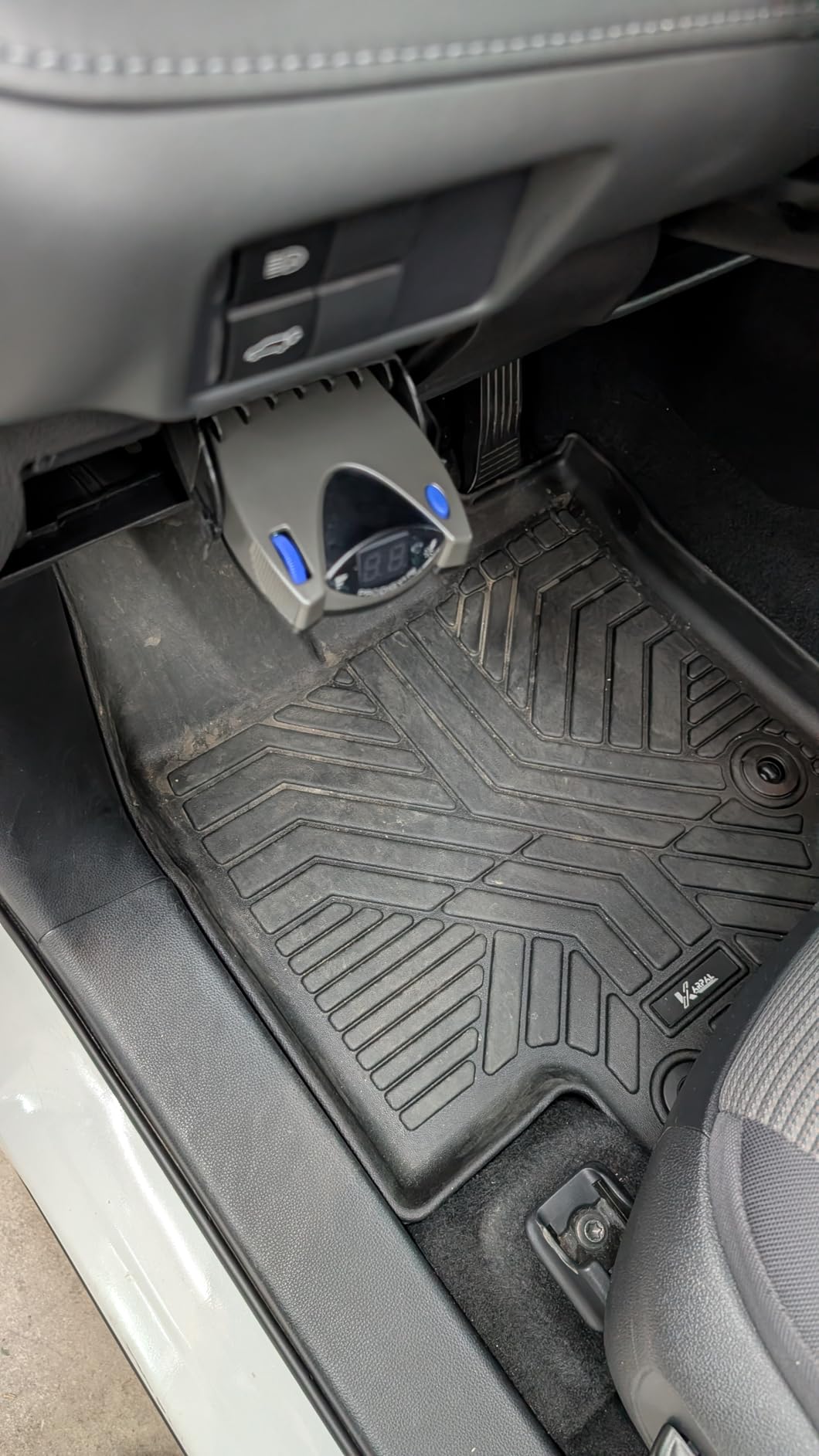 Tekonsha 90885 Prodigy P2 Electronic Brake Control for 1-4 Axle Trailers - Proportional customer photo 1