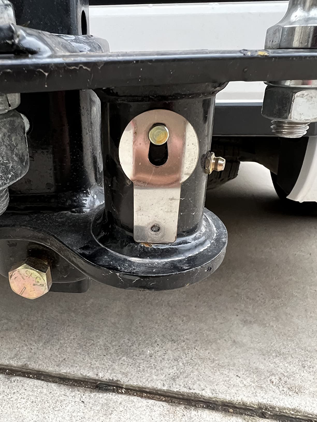 CURT 17062 Round Bar Weight Distribution Hitch with Integrated Lubrication and Sway Control, Up to 10K, 2-in Shank, 2-5/16-Inch Ball customer photo 1