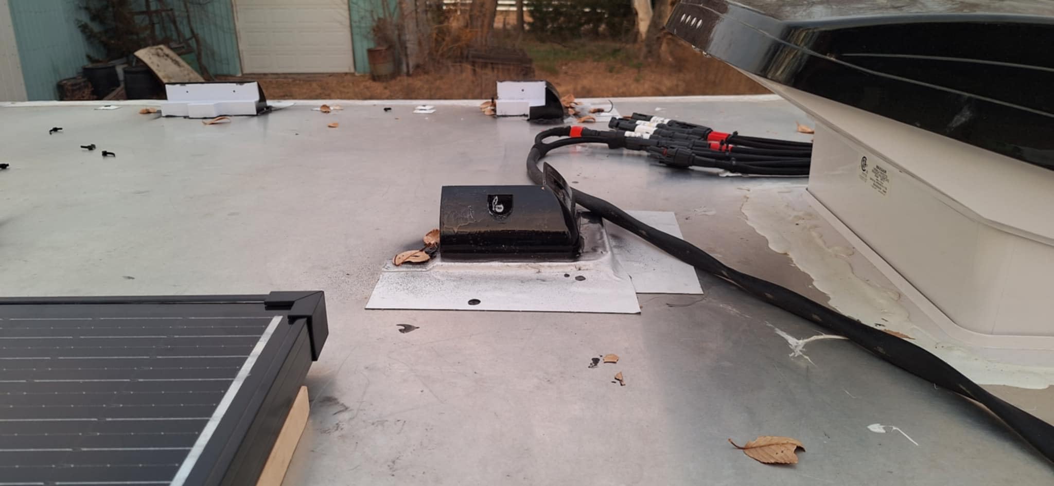 Sikaflex-221 Multi-Purpose Polyurethane Sealant/Adhesive, 10.1 fl oz, Black - Permanent Elastic Seal, Sandable & Paintable customer photo 2