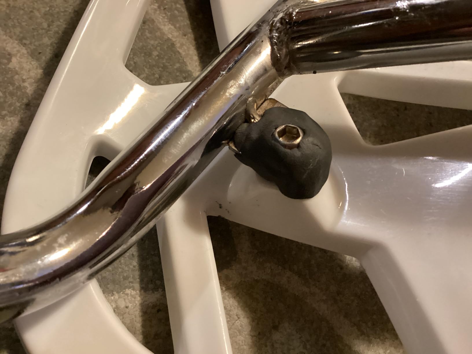 J-B Weld 8267 SteelStik Steel Reinforced Epoxy Putty Stick - 2 oz customer photo 1