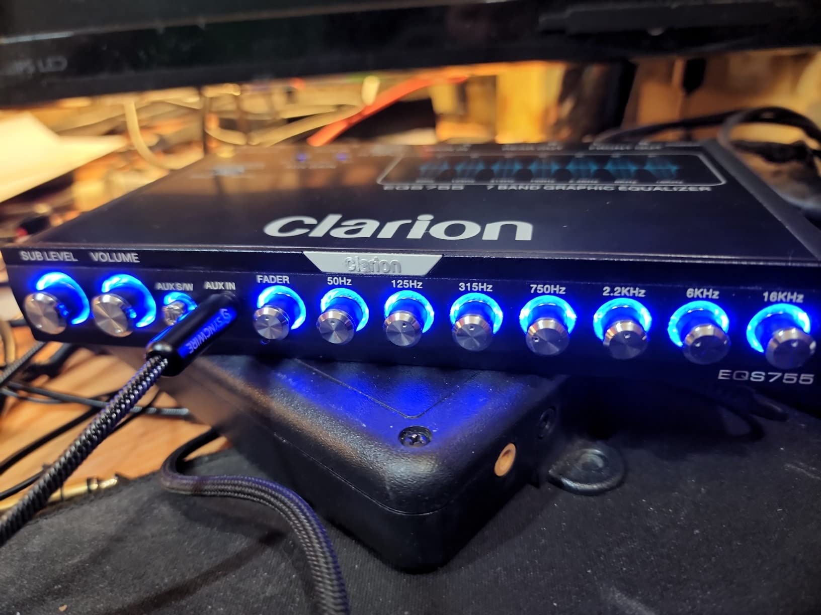 Clarion EQS755 7-Band Car Audio Graphic Equalizer with Front 3.5mm Auxiliary Input, Rear RCA Auxiliary Input and High Level Speaker Inputs, BLACK customer photo 1